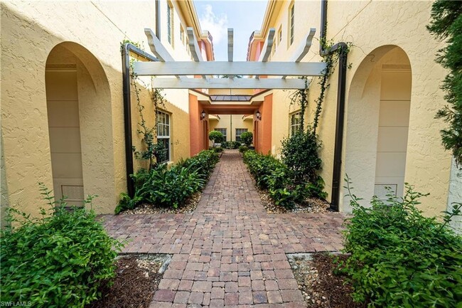 Building Photo - 8600 Via Rapallo Dr