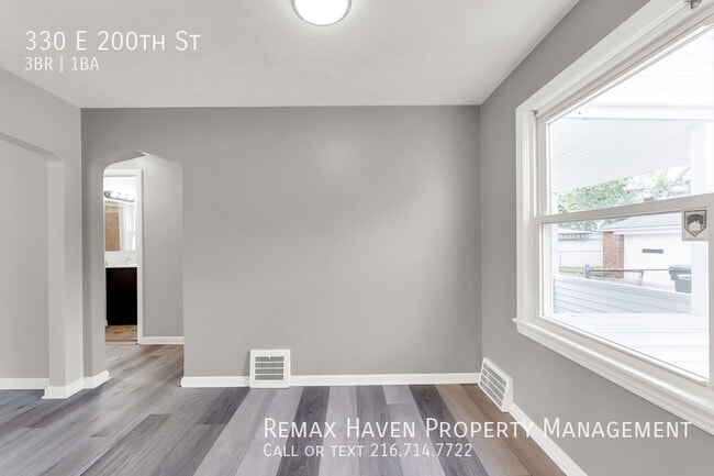 Building Photo - 330 E 200th St