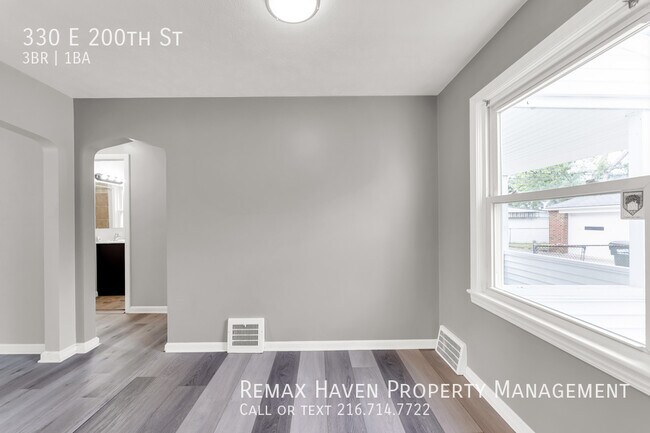 Foto del edificio - 330 E 200th St