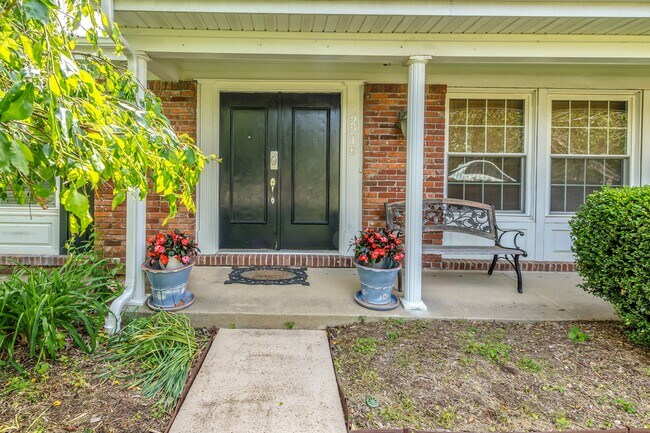 Building Photo - 2219 Sycamore Dr