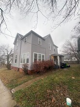 Building Photo - 723 W Armstrong Ave