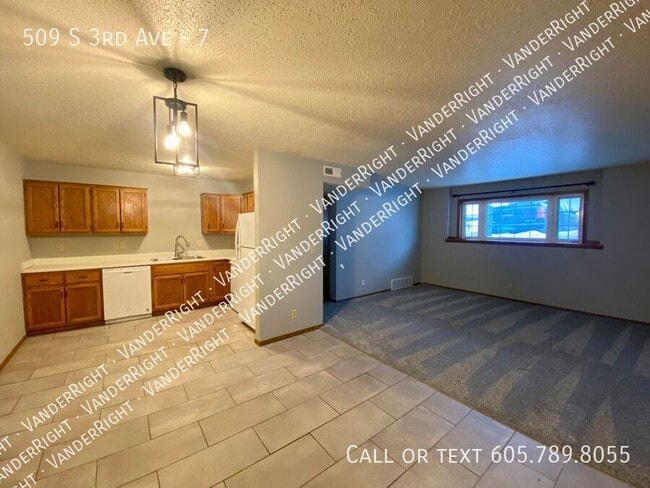 Building Photo - 509 3rd Ave