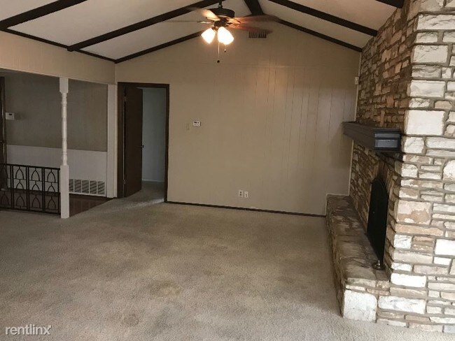 Building Photo - 3 br, 2 bath House - 938 Serenade Dr.