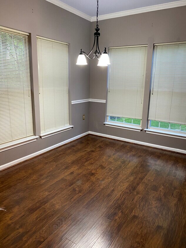 Dining space - 4408 Silverbrook Ln