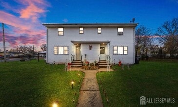 Building Photo - 16 Millstone Rd