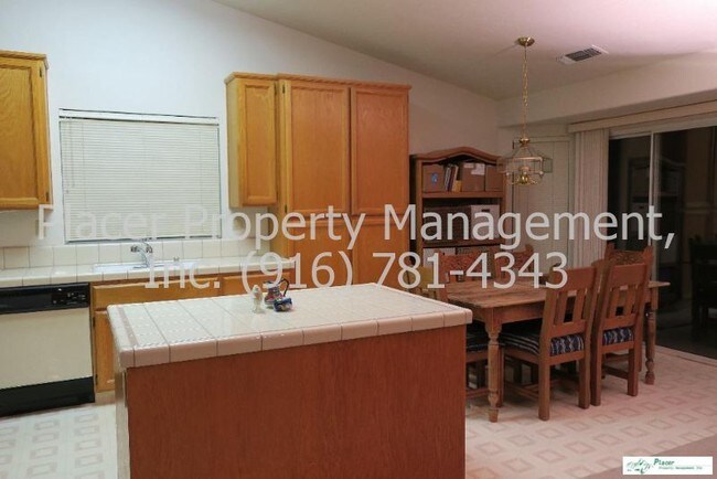 Foto del edificio - 1613 Steinbeck Dr