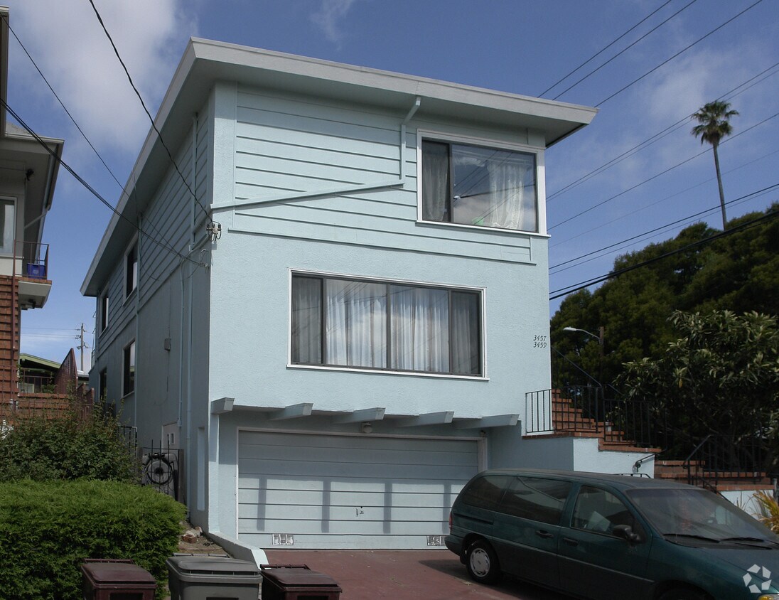 Building Photo - 3457-3459 Morrison Ave