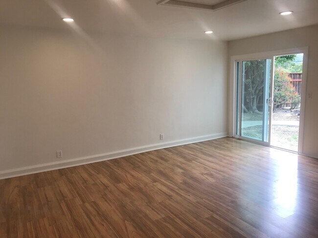 Main Living Space - 909 Veronica Springs Rd