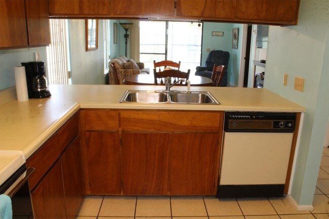 Foto del edificio - 7813 N Lagoon Dr