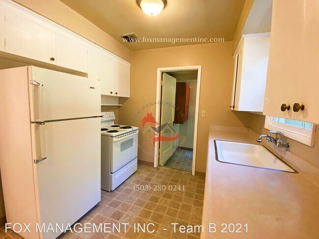 Foto del edificio - 3 br, 1 bath House - 4007 SW Comus St.