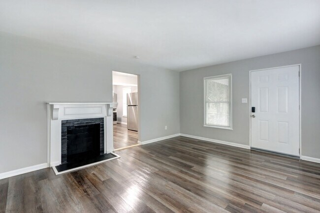 Foto del edificio - Large 3BR/2BA East Savannah House For Rent