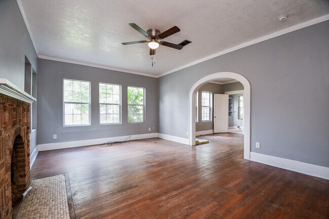 Building Photo - 3319 Holman St