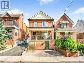 Building Photo - 213 Blackthorn Ave