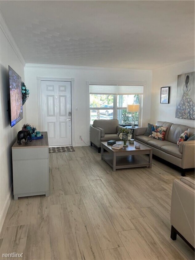 Primary Photo - 2 br, 2 bath House - 2112 NE 14th Ct