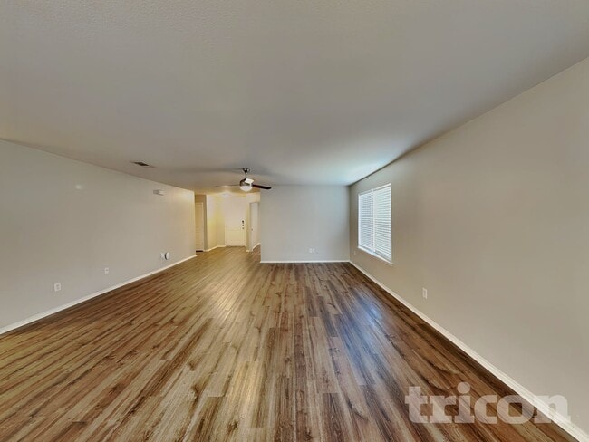 Building Photo - 208 Silver Spur Dr