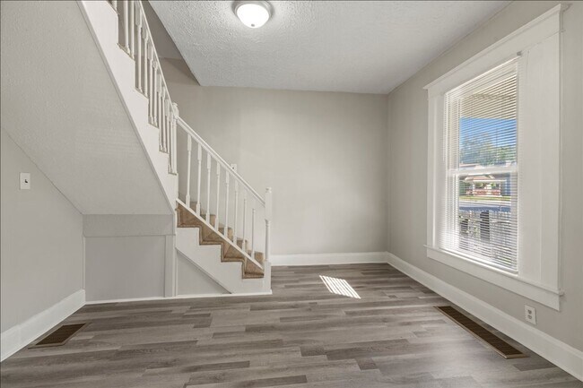 Foto del edificio - 438 N Chester Ave