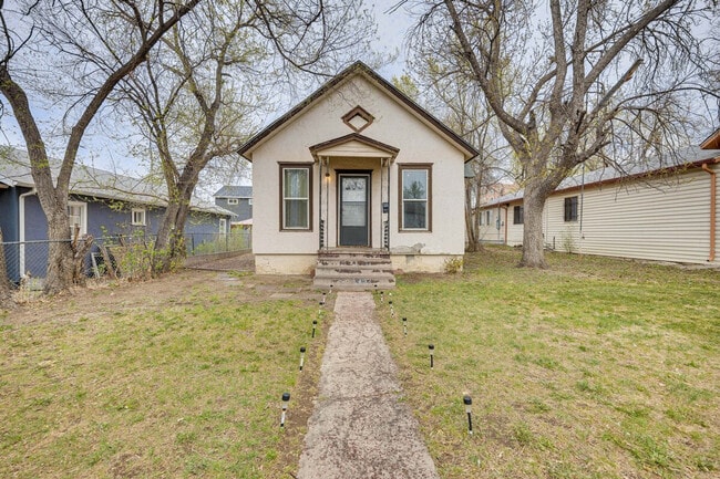 Building Photo - 744 E Cucharras St