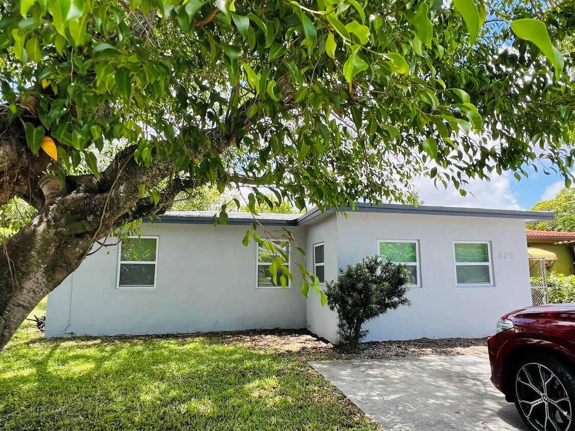 Photo - 525 NW 22nd Ave FORT LAUDERDALE, FL 33311