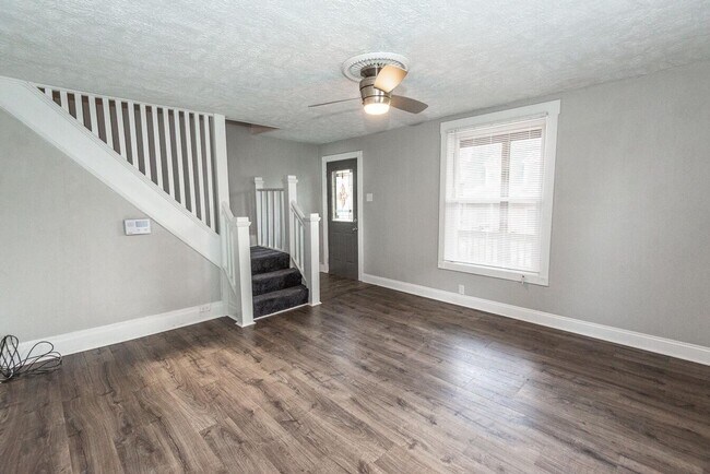 Foto del edificio - MOVE IN SPECIAL! SCORE HALF OFF 1ST MONTH'...