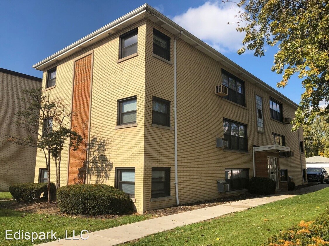 Foto principal - 1812 W 127th St
