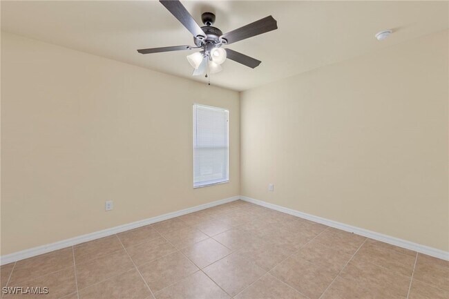 Building Photo - 3022 SW 15th Pl
