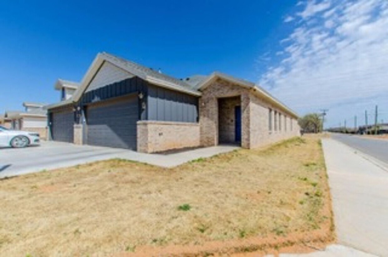 Primary Photo - 4 Bedroom 2 Bath Unit, Frenship ISD!