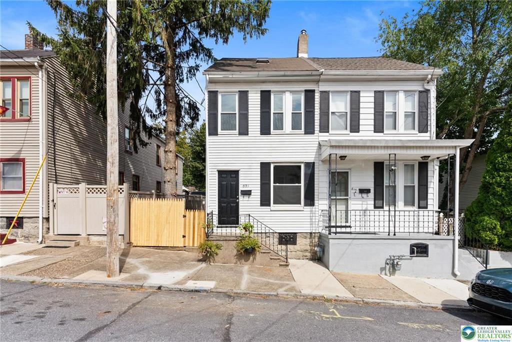 Foto principal - 821 Jackson St