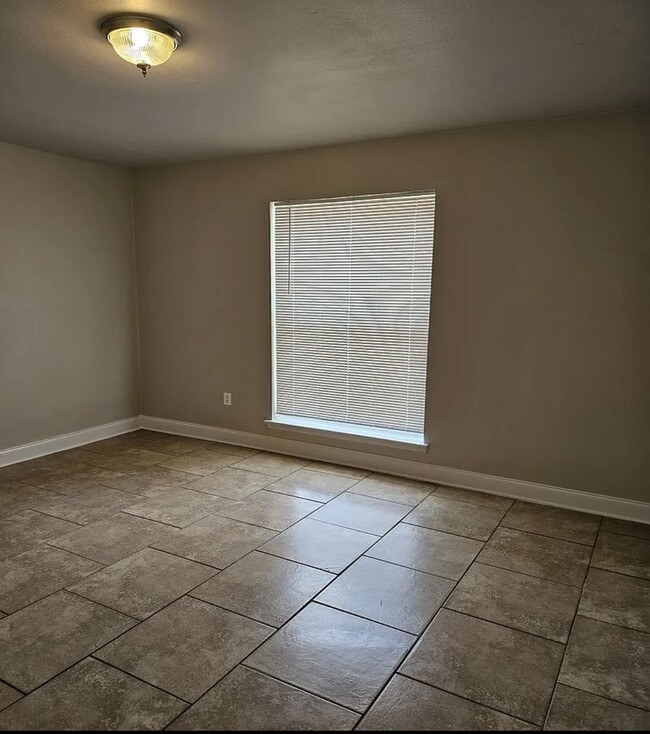 Foto del edificio - 44154 Simpson Pl