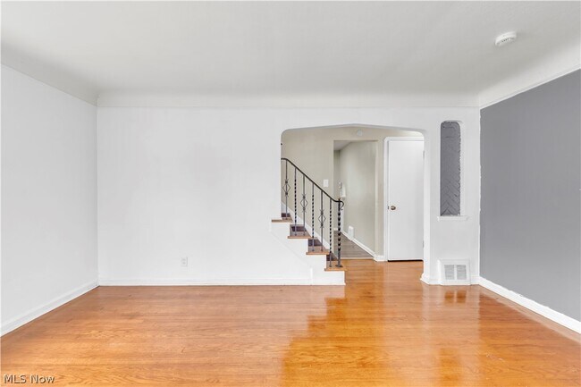 Foto del edificio - 15901 Edgewood Ave
