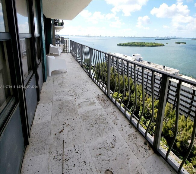 Foto del edificio - 780 NE 69th St