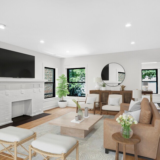 Living Room - 731 W Junior Ter
