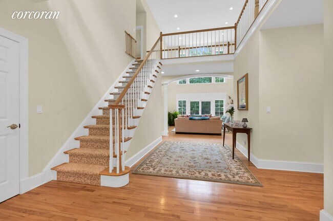 Foto del edificio - 8 Hickory Ct