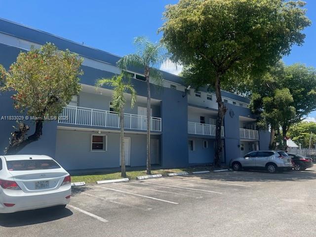Building Photo - 9351 Fontainebleau Blvd