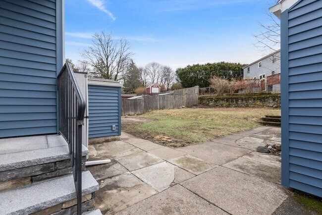 Foto del edificio - 324 Lowell St