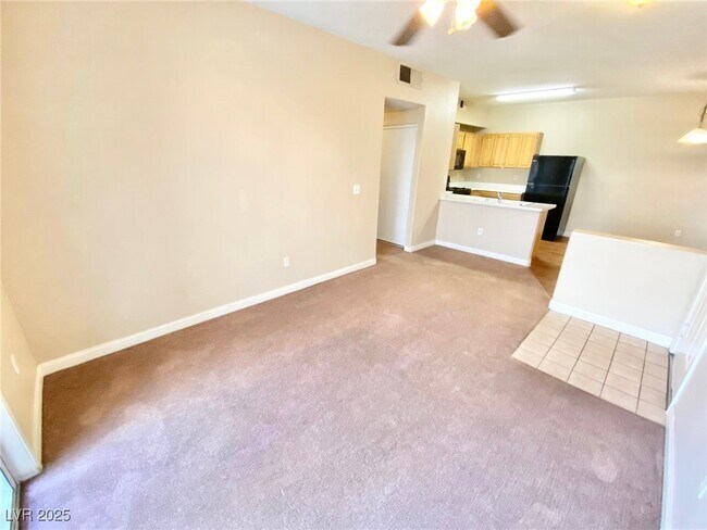 Foto del edificio - 5655 E Sahara Ave
