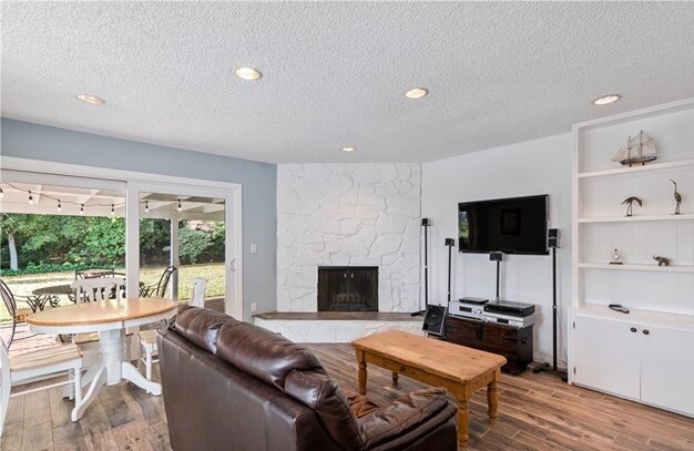 Foto del edificio - 7109 Salisbury Rd