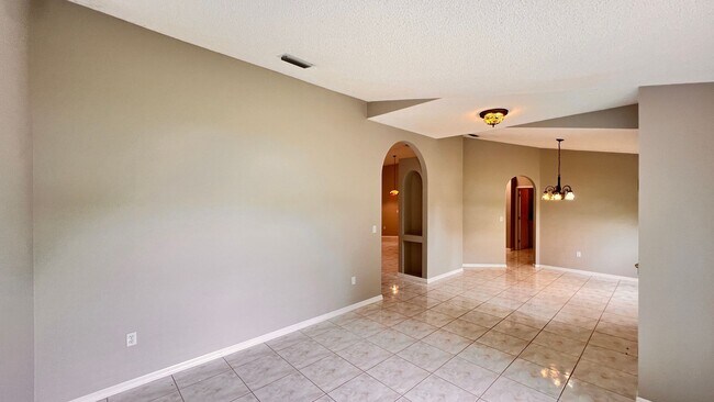 Building Photo - Available June 4th! Beautiful 3 bedroom/2 ...
