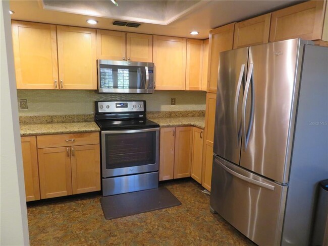 Building Photo - 2661 Sabal Springs Cir