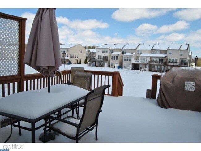Building Photo - 3 br, 2.5 bath Townhome - 54 N Savanna Dr