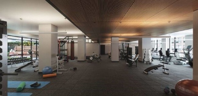 Foto del edificio - 524-525 W 52nd St