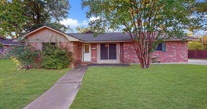 Building Photo - 1100 Dominik Dr