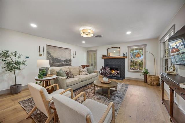 Building Photo - 2204 N Pearson Ln