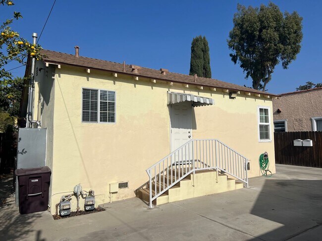 Foto del edificio - 2-bedroom, 1-bath home in the heart of Glendale!