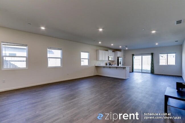 Building Photo - 519 Bedrosian Ave