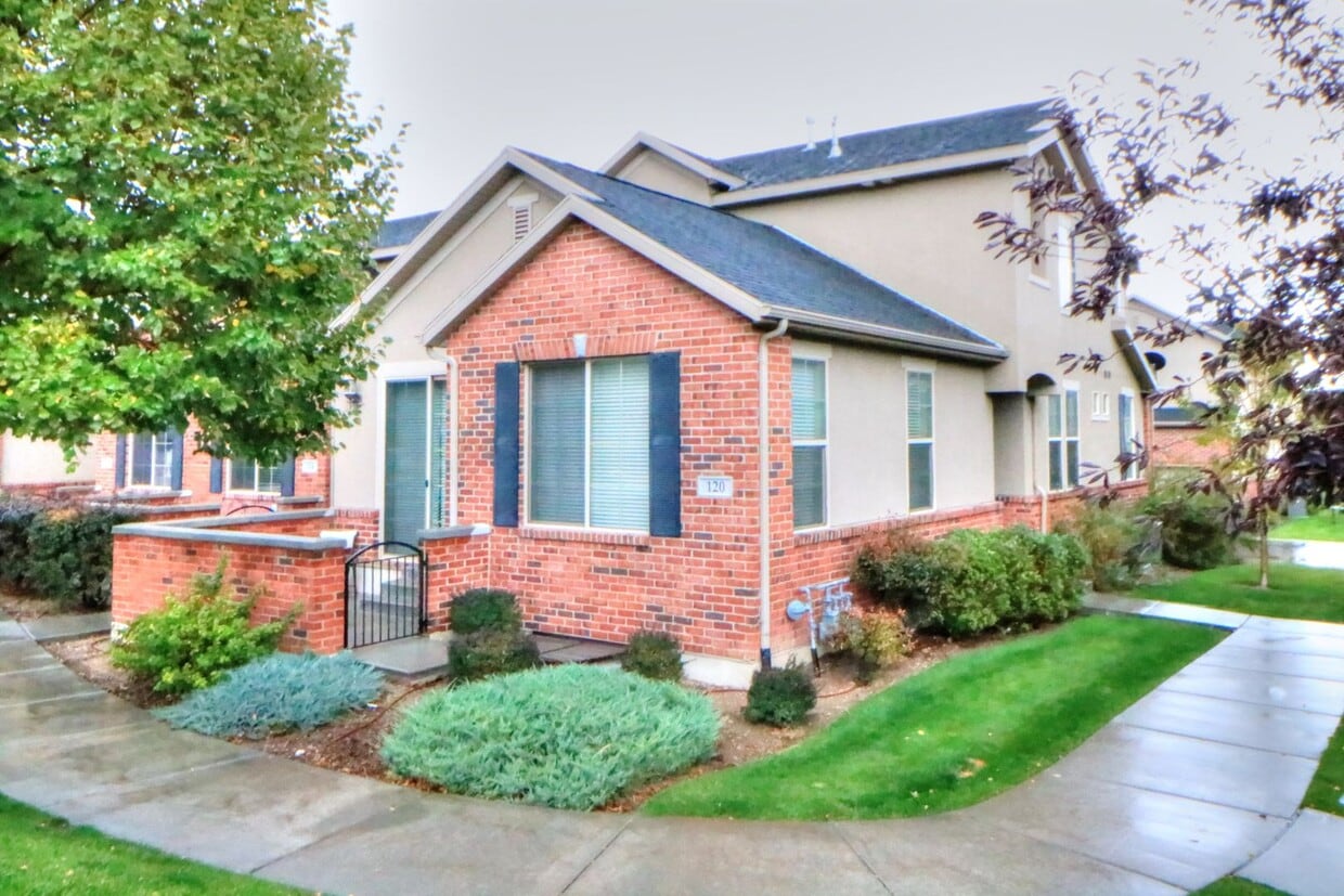 3 bedroom Ivory Ridge Townhome House Rental in Lehi, UT