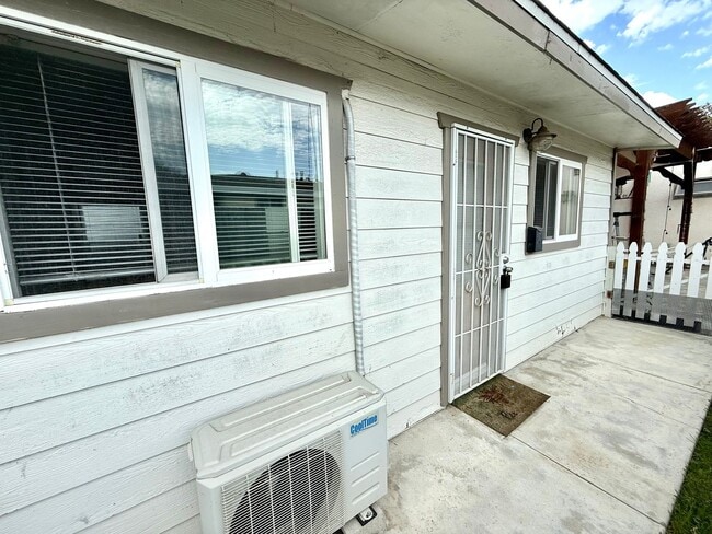 Foto del edificio - 3 units