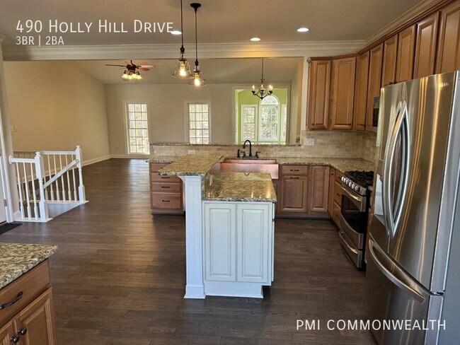 Building Photo - 490 Holly Hill Dr
