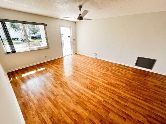 Foto del edificio - 905 SW 3rd Ave