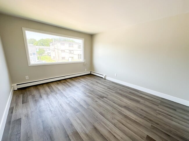 Building Photo - 673 Greystone Terrace