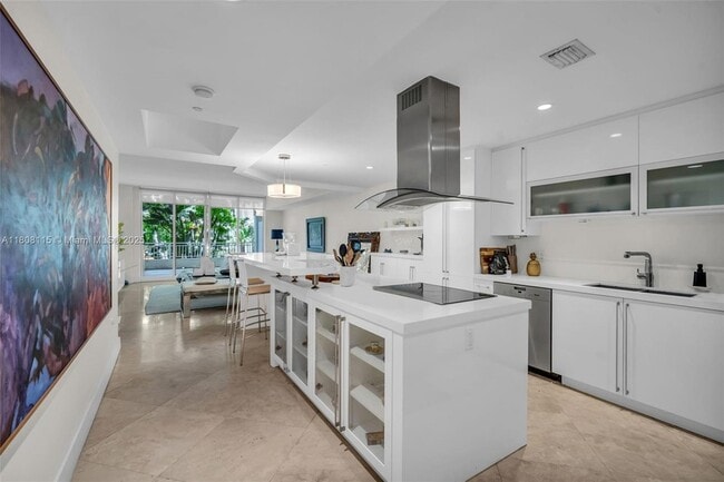 Building Photo - 765 Crandon Blvd